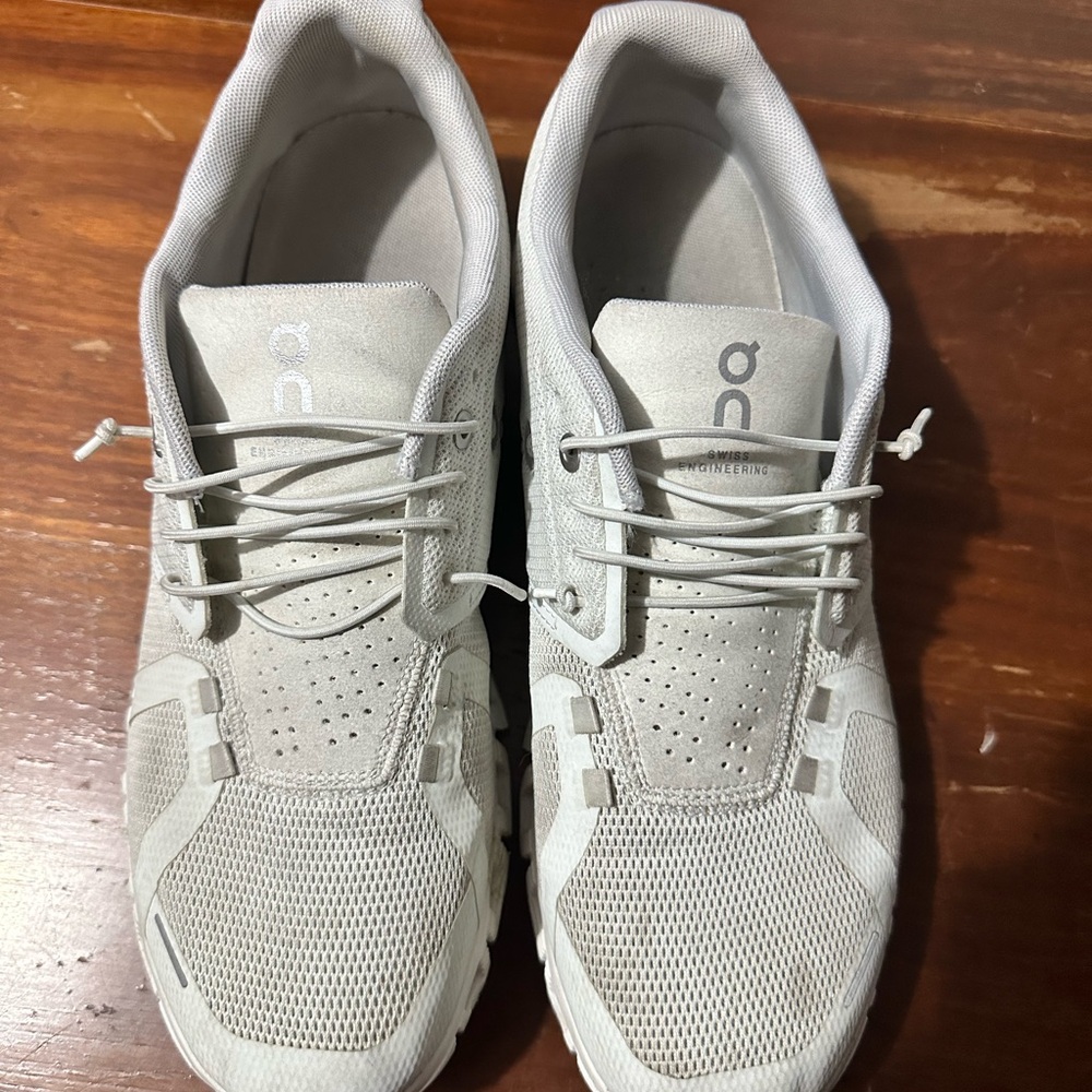 On cloud shoes size 10